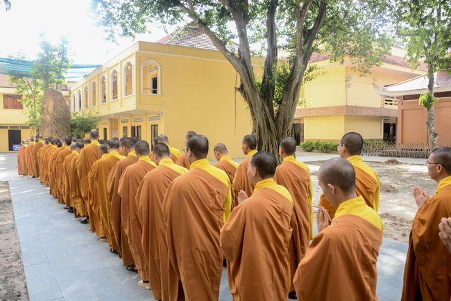 The 10th Dharma Talk Program: Confidences in the life of cultivation.