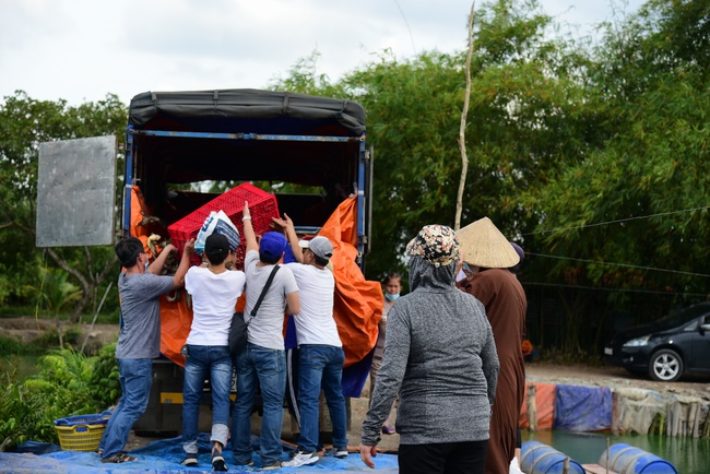 Freeing of creatures at Ca Lang ferry port in Cu Chi