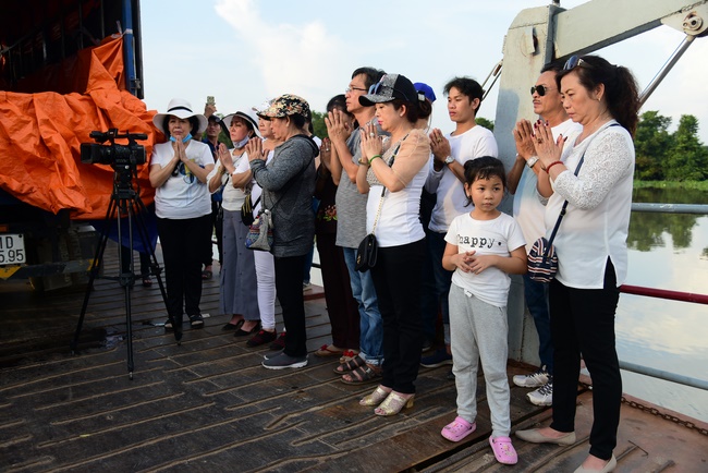 Freeing of creatures at Ca Lang ferry port in Cu Chi