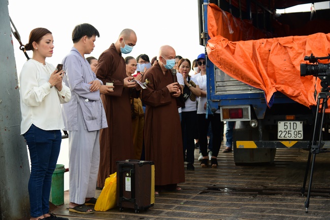 Freeing of creatures at Ca Lang ferry port in Cu Chi
