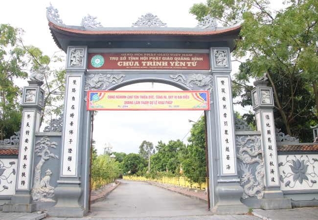Tieu Dao Pagoda Joyfully Offering Donations to Three Rain Retreat Schools in Quang Ninh Province