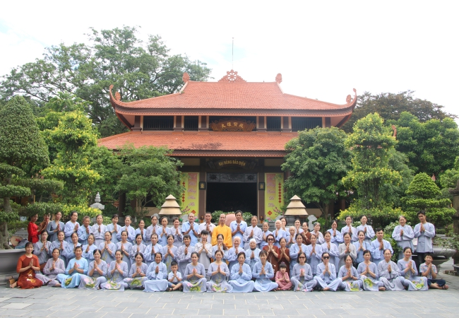 Tieu Dao Pagoda Joyfully Offering Donations to Three Rain Retreat Schools in Quang Ninh Province