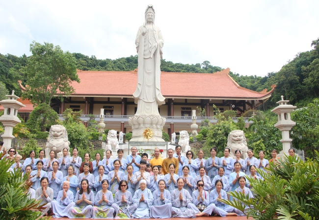Tieu Dao Pagoda Joyfully Offering Donations to Three Rain Retreat Schools in Quang Ninh Province
