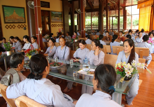 Tieu Dao Pagoda Joyfully Offering Donations to Three Rain Retreat Schools in Quang Ninh Province