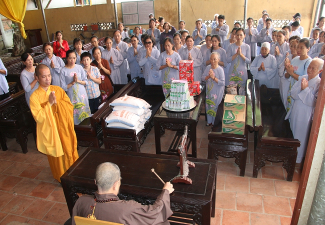 Tieu Dao Pagoda Joyfully Offering Donations to Three Rain Retreat Schools in Quang Ninh Province