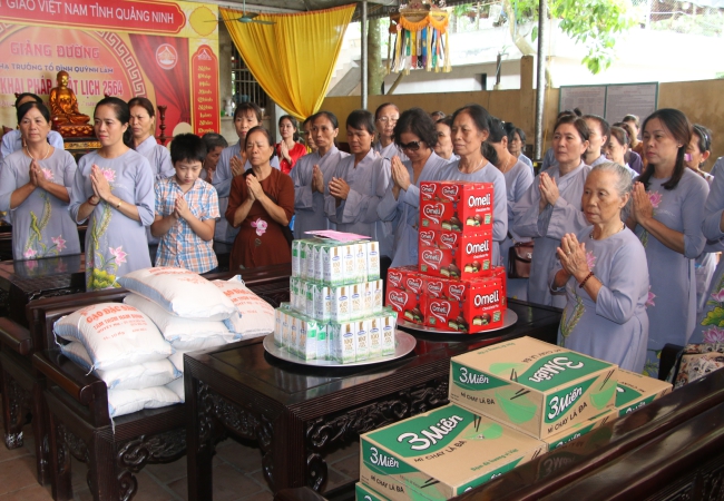 Tieu Dao Pagoda Joyfully Offering Donations to Three Rain Retreat Schools in Quang Ninh Province