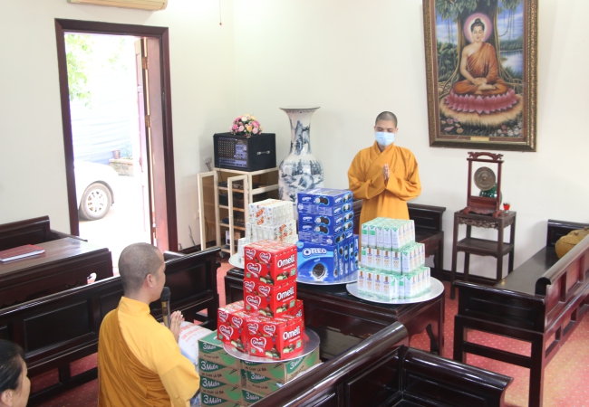 Tieu Dao Pagoda Joyfully Offering Donations to Three Rain Retreat Schools in Quang Ninh Province
