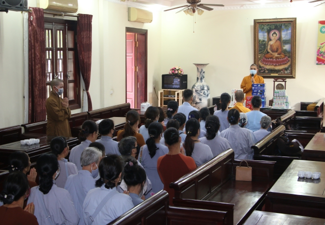 Tieu Dao Pagoda Joyfully Offering Donations to Three Rain Retreat Schools in Quang Ninh Province