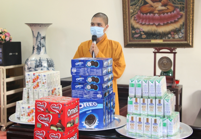 Tieu Dao Pagoda Joyfully Offering Donations to Three Rain Retreat Schools in Quang Ninh Province