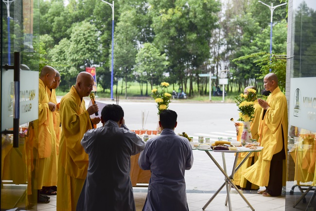 Lễ cầu an tại công ty Địa Ốc Kim Oanh, Bình Dương