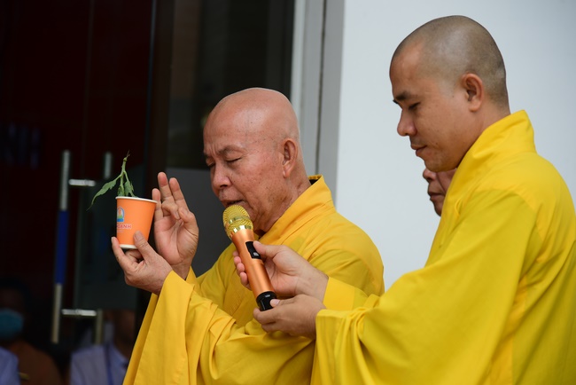 Lễ cầu an tại công ty Địa Ốc Kim Oanh, Bình Dương