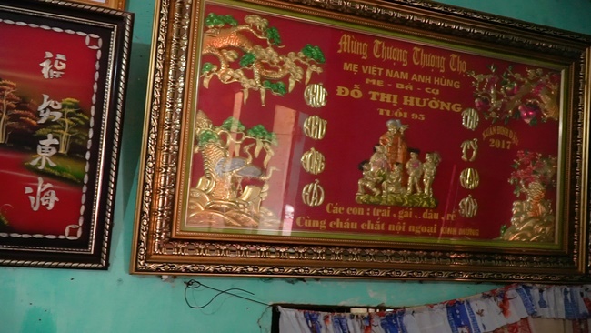 Chùa Đống Cao thăm và tặng quà cho các gia đình chính sách