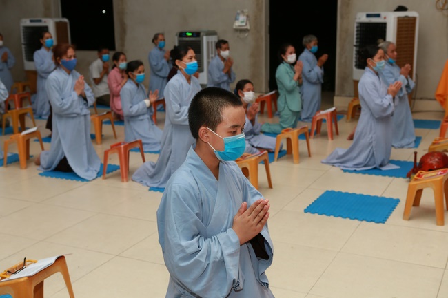 Lễ sám hối, quy y và khai thị cho hương linh tại chùa Đống Cao