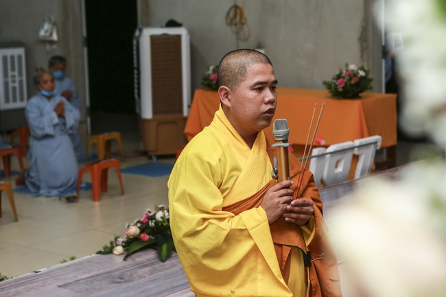 Lễ sám hối, quy y và khai thị cho hương linh tại chùa Đống Cao