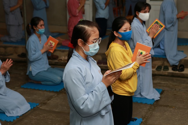 Lễ sám hối, quy y và khai thị cho hương linh tại chùa Đống Cao