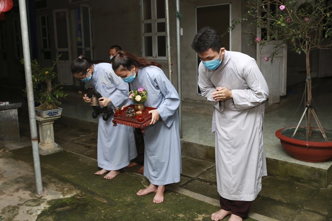 Lễ sám hối, quy y và khai thị cho hương linh tại chùa Đống Cao