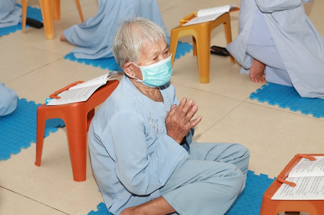 Lễ sám hối, quy y và khai thị cho hương linh tại chùa Đống Cao
