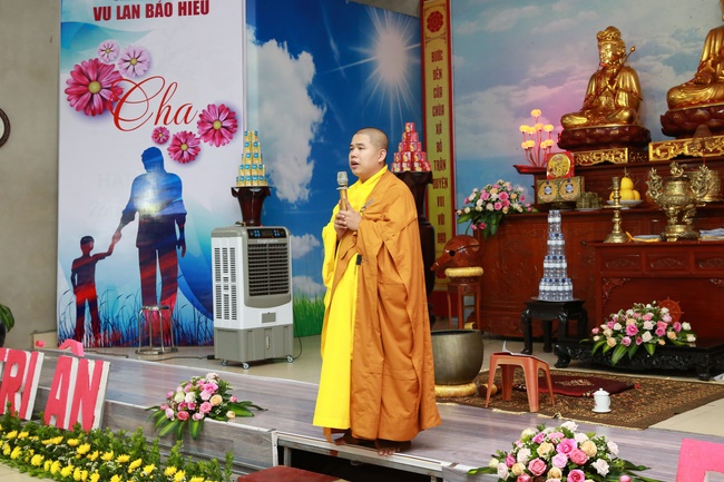 Lễ sám hối, quy y và khai thị cho hương linh tại chùa Đống Cao