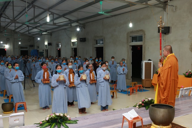 Lễ sám hối, quy y và khai thị cho hương linh tại chùa Đống Cao