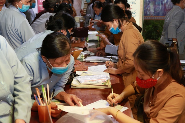Lễ sám hối, quy y và khai thị cho hương linh tại chùa Đống Cao