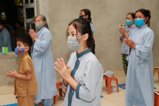 Lễ sám hối, quy y và khai thị cho hương linh tại chùa Đống Cao