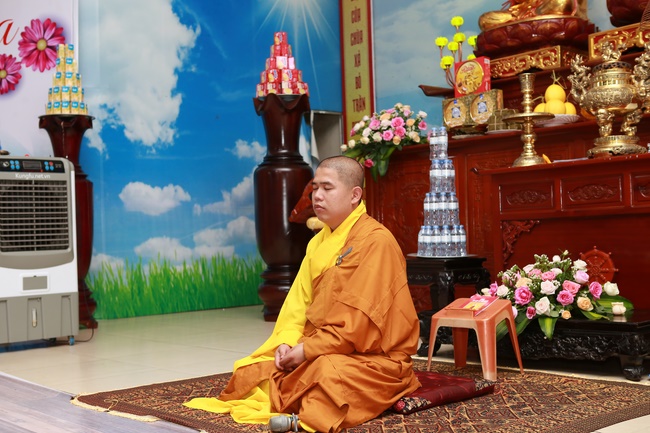 Lễ sám hối, quy y và khai thị cho hương linh tại chùa Đống Cao