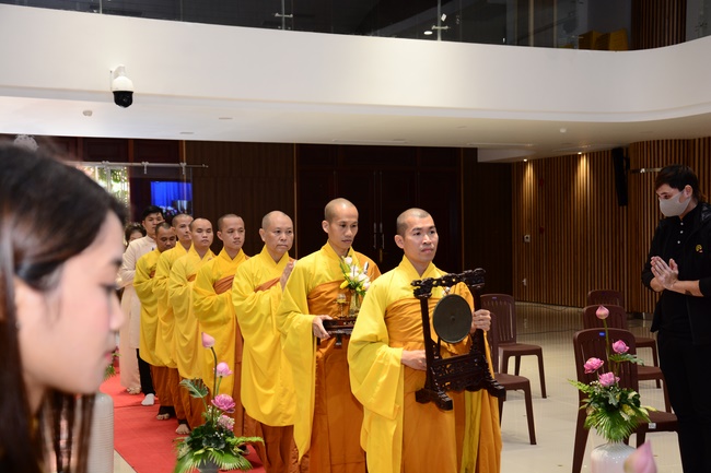 The Wedding Ceremony at the pagoda