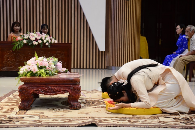 The Wedding Ceremony at the pagoda