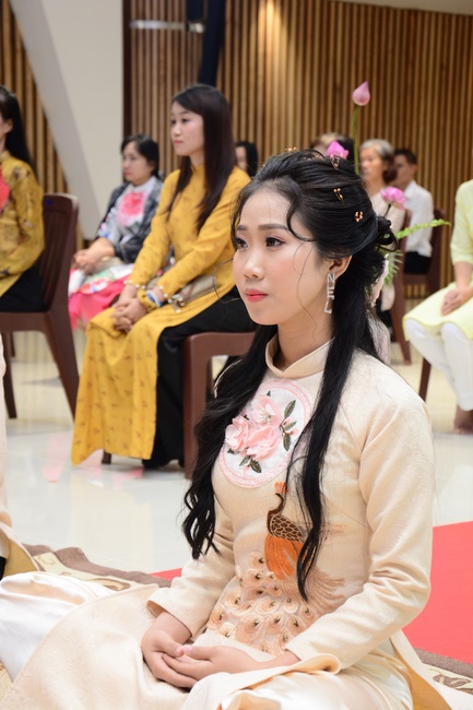 The Wedding Ceremony at the pagoda