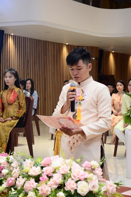 The Wedding Ceremony at the pagoda