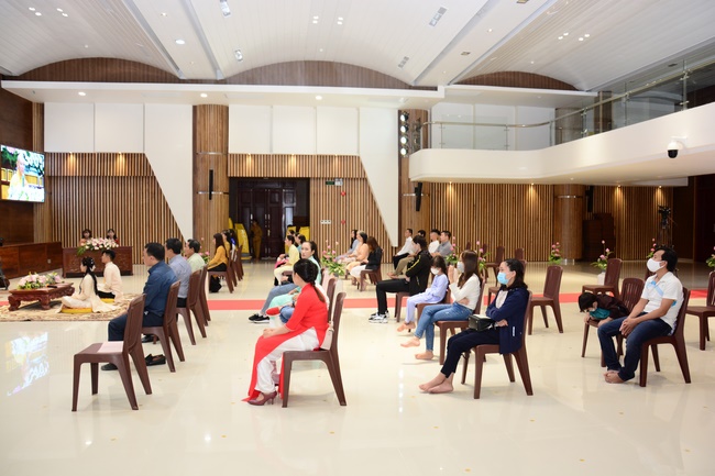 The Wedding Ceremony at the pagoda