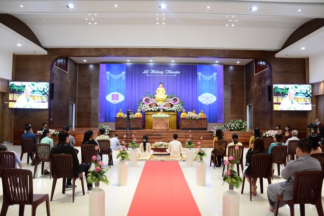 The Wedding Ceremony at the pagoda