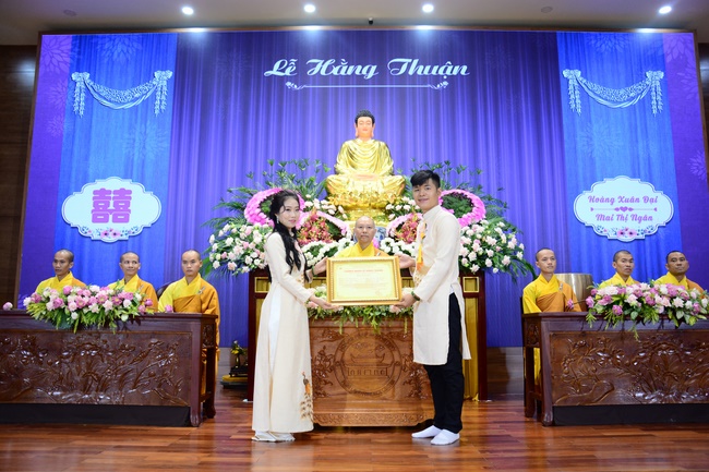 The Wedding Ceremony at the pagoda