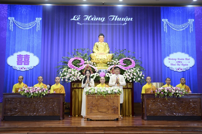 The Wedding Ceremony at the pagoda
