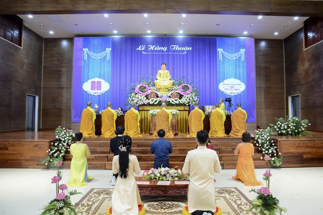 The Wedding Ceremony at the pagoda