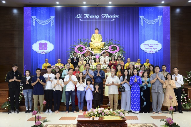 The Wedding Ceremony at the pagoda