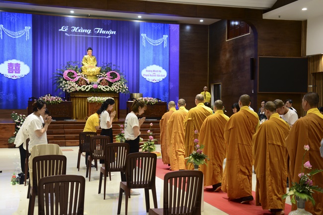 The Wedding Ceremony at the pagoda