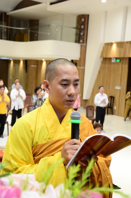 The Wedding Ceremony at the pagoda