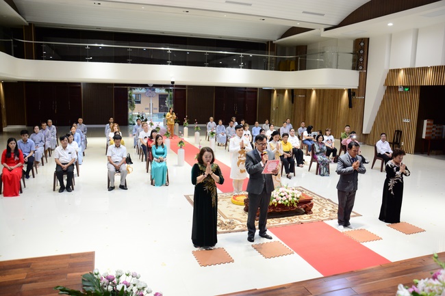 The Wedding Ceremony at the pagoda