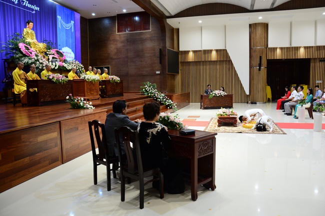 The Wedding Ceremony at the pagoda