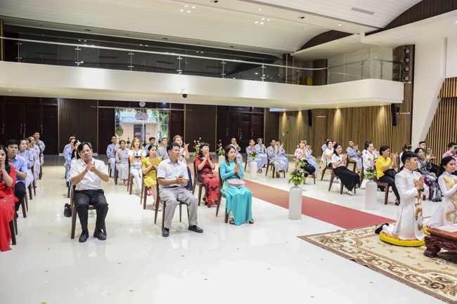 The Wedding Ceremony at the pagoda