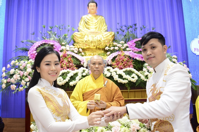 The Wedding Ceremony at the pagoda