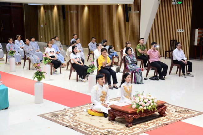The Wedding Ceremony at the pagoda