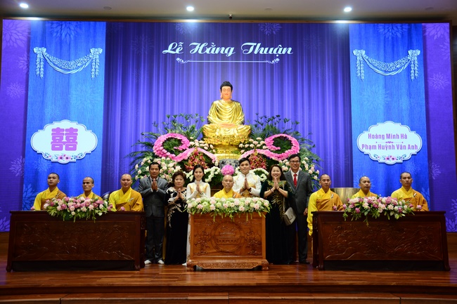 The Wedding Ceremony at the pagoda