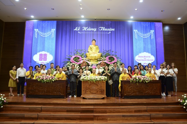 The Wedding Ceremony at the pagoda