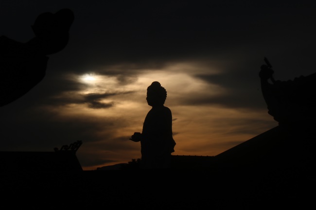 Dharma assembly for chanting Ksihitigarbha at Hoa Phuc Pagoda