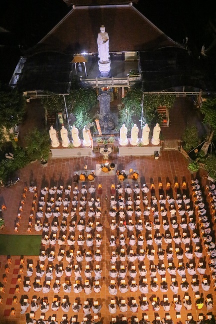 Dharma assembly for chanting Ksihitigarbha at Hoa Phuc Pagoda