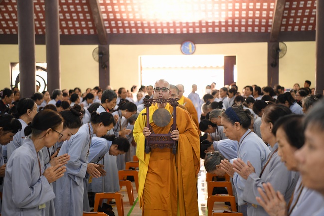 Dharma assembly for chanting Ksihitigarbha at Hoa Phuc Pagoda