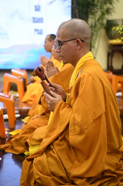 Dharma assembly for chanting Ksihitigarbha at Hoa Phuc Pagoda