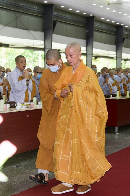 Offering two rain-retreat Schools of Vietnam Buddhist University and Hoang Phap Pagoda